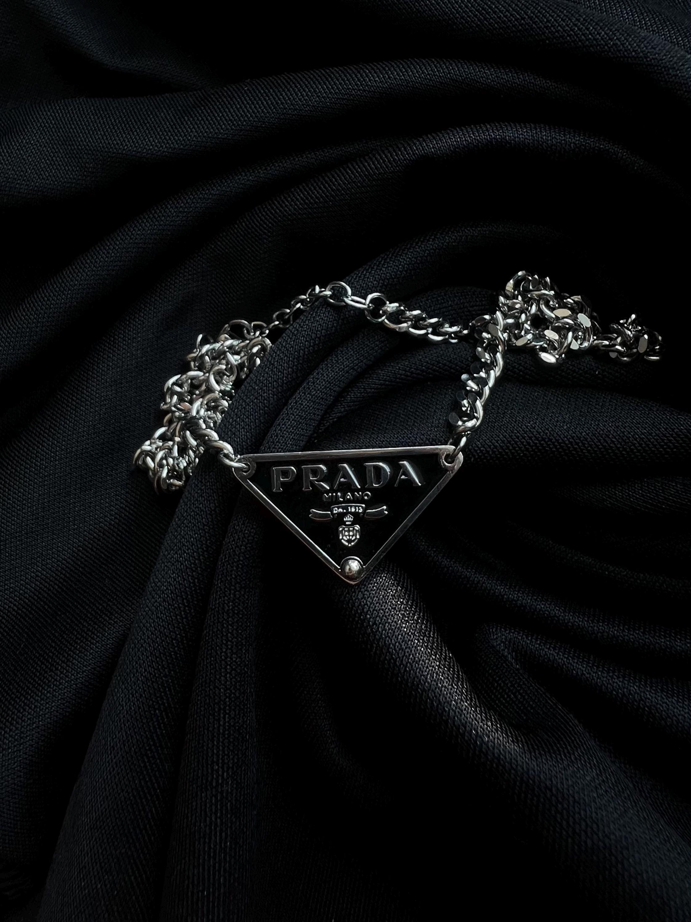 PRADA プラダ ネックレス 三角プレート Prada triangle necklace - Etsy 日本