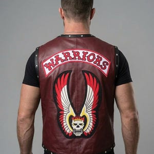 Gilet in pelle bordeaux Michael Beck The Warriors / Gilet da motociclista vintage da uomo / Gilet da motociclista con toppa teschio e aquila / Gilet in pelle borchiato