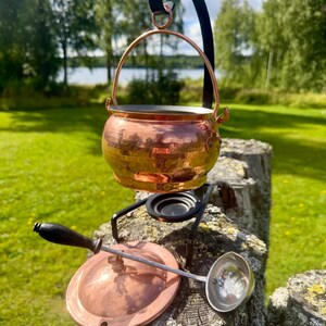Chaleira vintage sueca de cobre Glogg com suporte para vela e concha, conjunto escandinavo para aquecer vinho quente.
