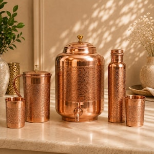 100 % ren kopparvattendispenser 8 l med blomgravyr – Ayurvedisk Tamba vattenflaska, wellnessdryck