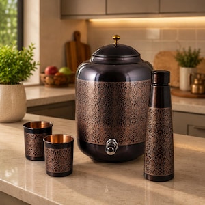 Waterdispenser van puur koper, antiek geëtst ontwerp, Ayurvedische wateropslag, dispenserkan.