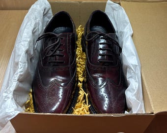 Chaussures Oxford brogues en cuir bordeaux Samuel Windsor, pointure UK 8, restaurées
