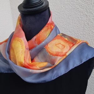 Mohnblumen Handbemalter Seidenschal für Damen. Rot, Gelb, Pink, Grau. 14x51 Zoll Designer Schal. Einzigartige tragbare Kunst