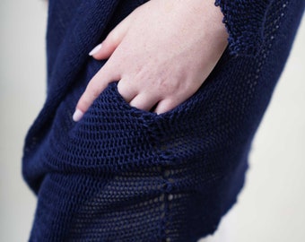 Cárdigan "Beka" de bambú azul marino tejido a mano - Cárdigan de verano abierto con bolsillos, regalo de San Valentín para ella.
