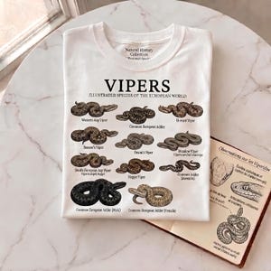 Huggormar T-shirt | Illustration av naturforskare för europeiska arter | Gåva för reptiler och herpetologi