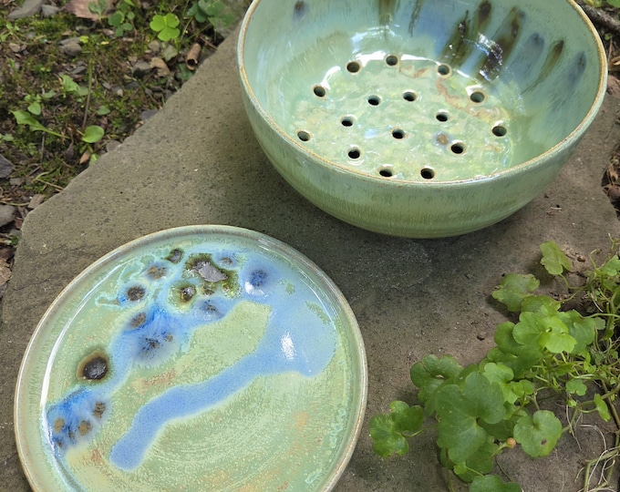 Berry Bowl (with Matching Drip Tray)