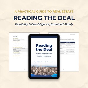 Op de afbeelding: Een digitale tablet met de cover van een boek getiteld Reading the Deal: A Practical Guide to Real Estate, Feasibility & Due Diligence, Financial & Legal Tools for Real Estate Investors, met twee open pagina's die een inhoudsopgave tonen.