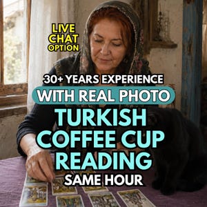 Pode incluir: Uma pessoa de cabelo avermelhado usando um lenço escuro na cabeça está sentada a uma mesa com um gato preto, lendo cartas de tarô. O texto diz: LIVE CHAT OPTION, 30+ YEARS EXPERIENCE WITH REAL PHOTO TURKISH COFFEE CUP READING SAME HOUR.