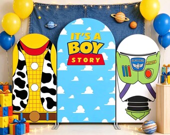 Arco di compleanno per bambino, sfondo con cielo azzurro e nuvole, decorazione per la festa di compleanno.