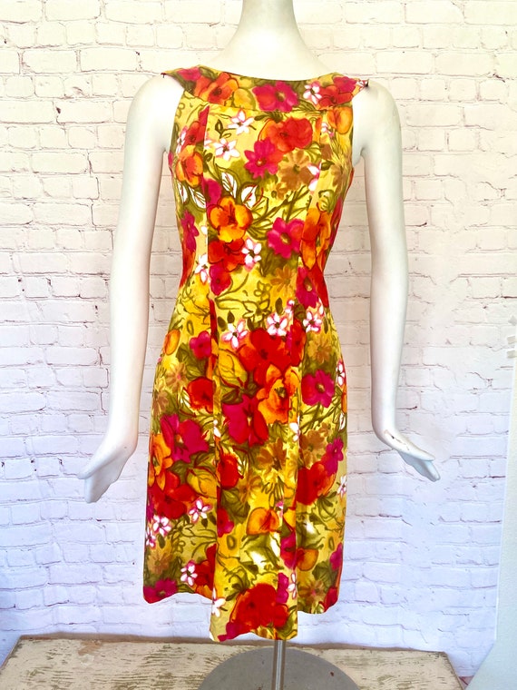 60's - South Seas - Fitted Hawaiian Floral Dress -
