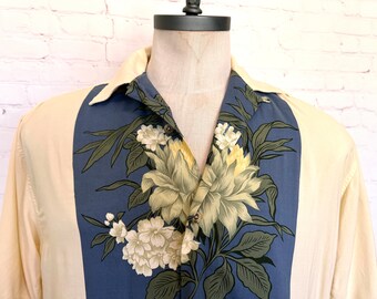 Retro Floral Hawaiian Shirt - SIze Medium - Hibiscus Hawaii