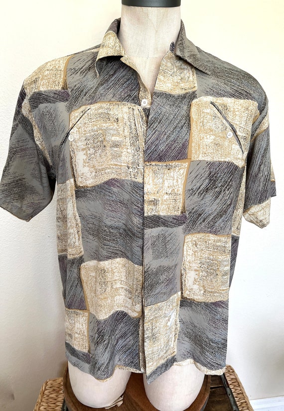 90's L'Uomo Mens Short Sleeve Shirt - Abstract Sho