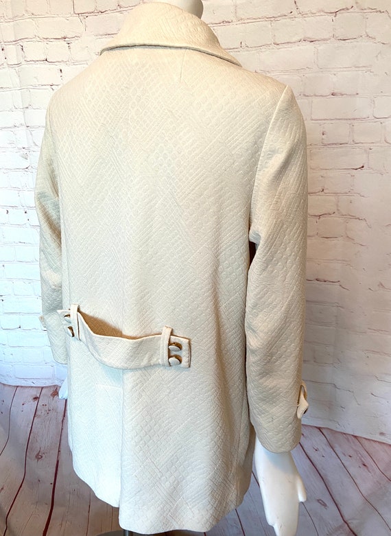 60s Unique White Textured Coat/Jacket/Raincoat - … - image 8