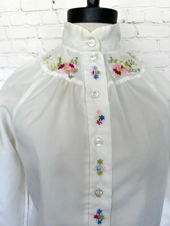 70's Embroidered Off White Blouse - Unique - Size 