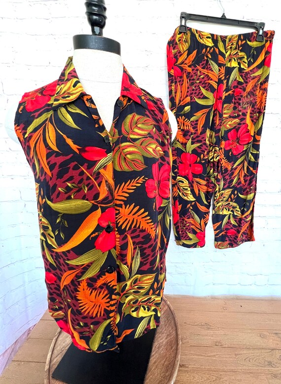 Tropical Set - Sleeveless Blouse & Capri - Size Sm