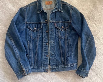 Vtg LEVI'S Trucker Denim Jacket Sz 44 Blue 70506-0216 USA Red Tab