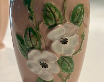 Vintage Round Base Hull Pottery Rosella Flower Vase Pink Rose Green Stem White Flower Design marked R2S on the bottom dates back to 1948