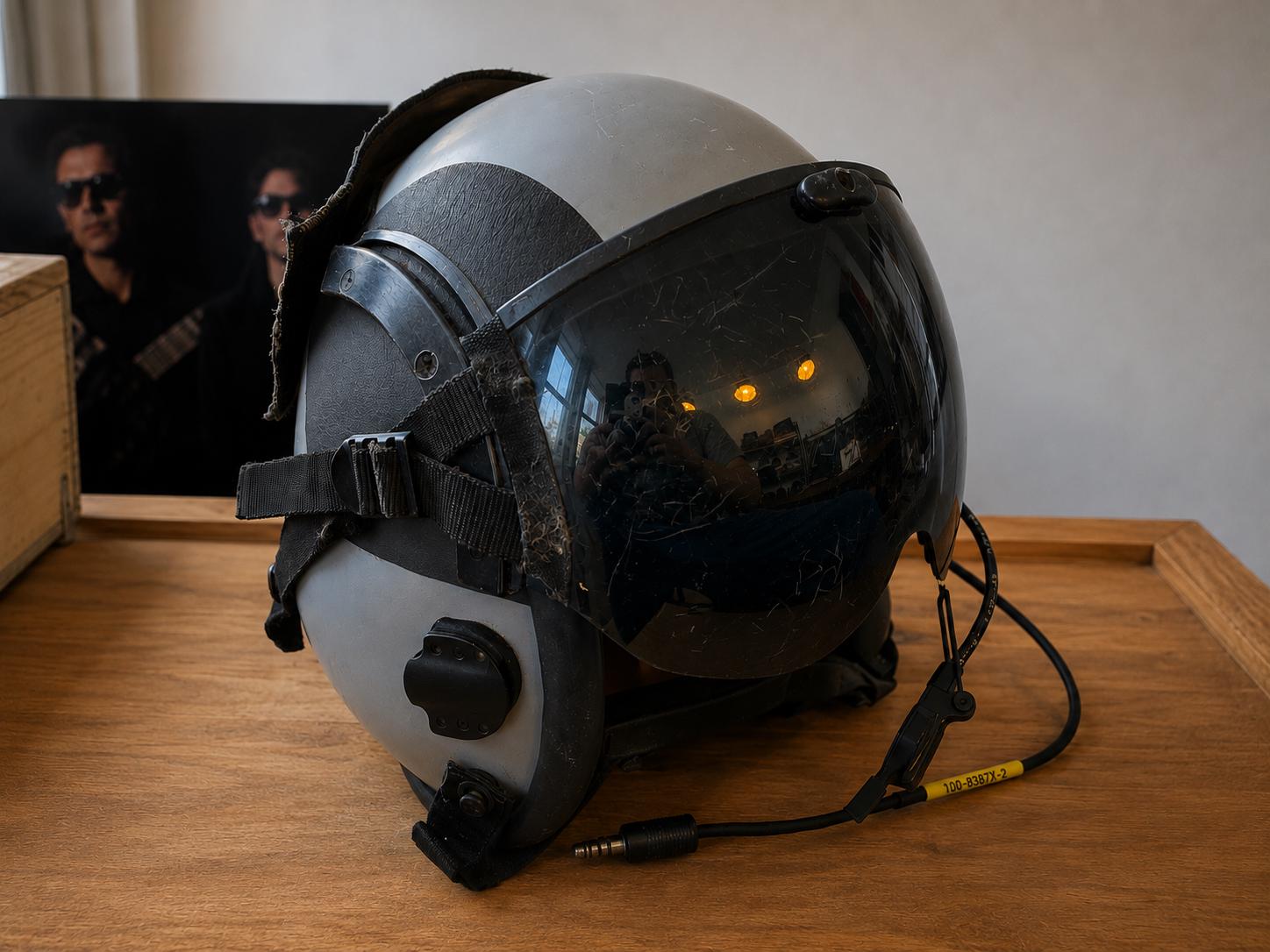 米軍実物フライトギアJHMCSパイロットヘルメット用バイザーカバーF16 米軍実物フライトギアJHMCSパイロットヘルメット用バイザーカバーF16