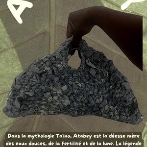ATABEY - Stor blå denimpåse tillverkad av återvunna jeans