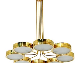 Lustre italiano de latão de meados do século XX com oito lâmpadas, feito sob encomenda.