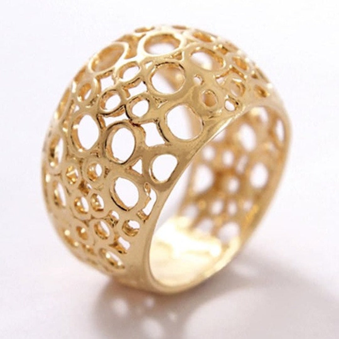 Contemporary Floral Pattern Gold Finger Ring