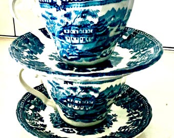 Set of 2 Cups and Saucers - Tea cups - Blue and White - Willow