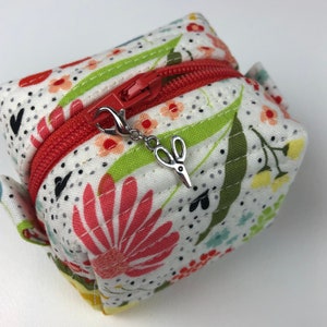 Scissors Zipper Charm - Tiny Sewing Scissors