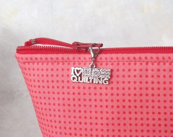 I Love Quilting Zipper Charm: Antique Silver Plated Zipper Pull