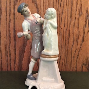 Goebel West Germany Sculptor Craftsman Series Figurine 16 052 19 Missing Bee TMK-6