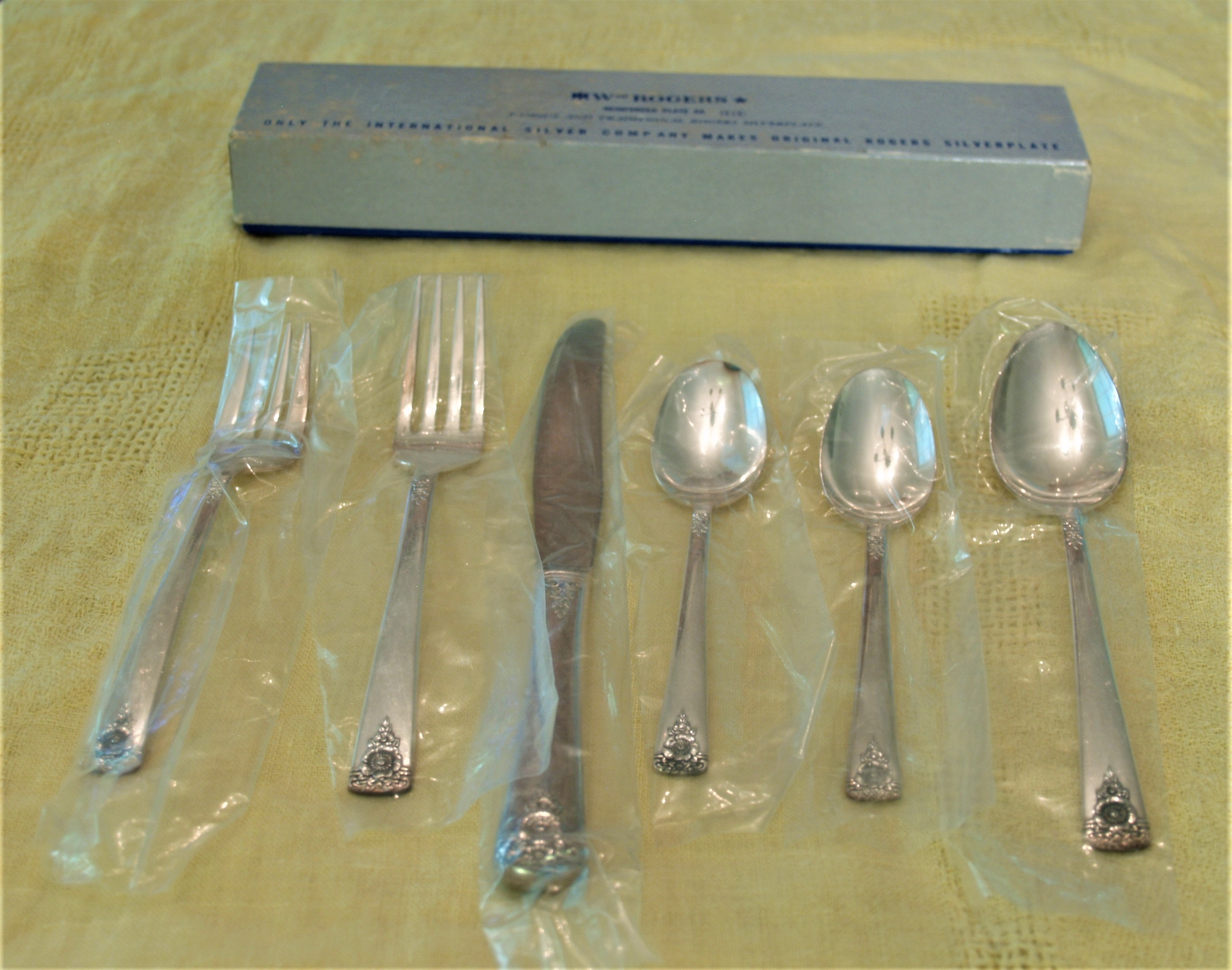 Wm Rogers SPRING CHARM International Silver Plate 1950 Flatware CHOICE Wm Rogers SPRING CHARM International Silver Plate 1950 Flatware CHOICE
