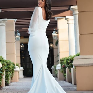 Minimalistisches Brautkleid mit quadratischem Ausschnitt und langen Ärmeln, einfaches Meerjungfrau-Hochzeitskleid, lange Ärmel bescheidene Hochzeit Bild 3