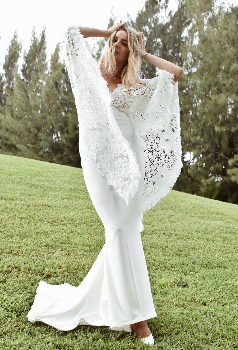 Vestido de novia boho con encaje bordado, vestido de novia estilo boho, vestido de novia sirena, vestido de encaje blanco simple, vestido de novia de playa imagen 4