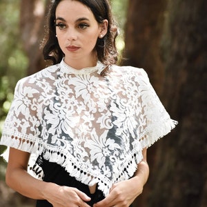 White Lace Wedding Cape, Lace Bridal Cape with Fringe Trim, Wedding Shawl, Boho Style Poncho, Bridal Cover Up, White Bolero, Bridal Cape