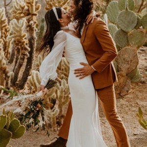 Minimalistisches Brautkleid mit quadratischem Ausschnitt und langen Ärmeln, einfaches Meerjungfrau-Hochzeitskleid, lange Ärmel bescheidene Hochzeit Bild 8