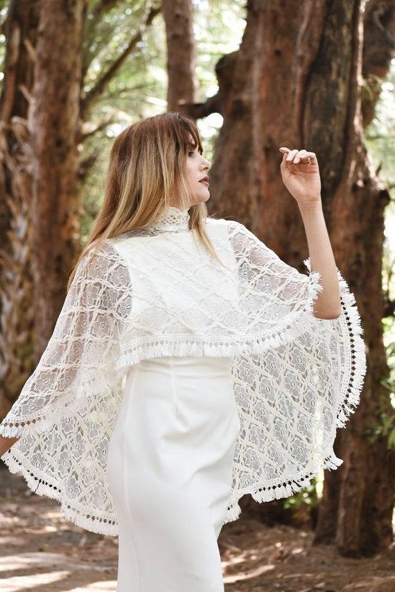 White Lace Wedding Cape, Lace Bridal Cape With Fringe Trim, Wedding Shawl,  Boho Style Poncho, Bridal Cover Up, White Bolero, Bridal Cape 