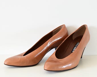 Décolleté Stuart Weitzman per Roz & Sherm in pelle color caramello, anni '80, taglia 9 1/2 / Prodotte in Spagna