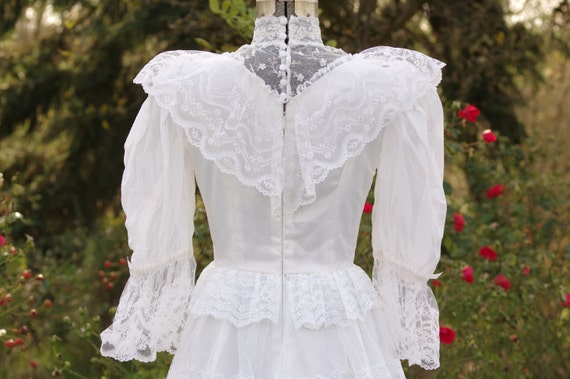 1970s High Collar Wedding Dress with Pindot Detai… - image 8