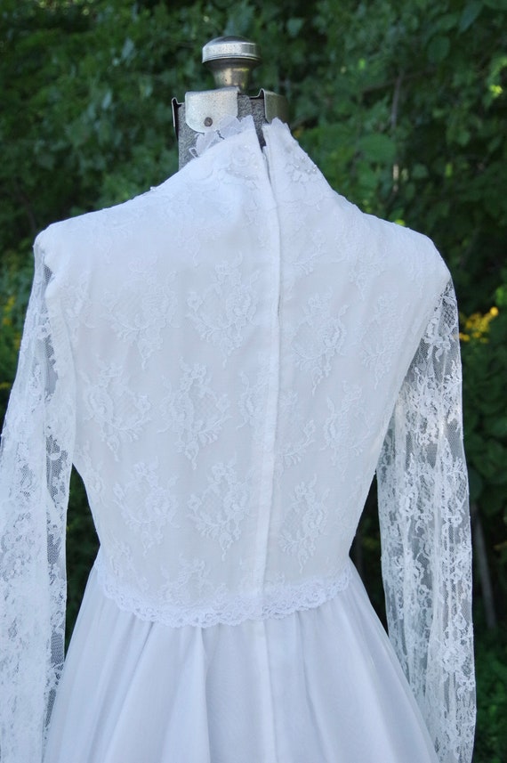 60's White Colorful Flower Tie Neck Gathered Dress by Jane Martin main image 0