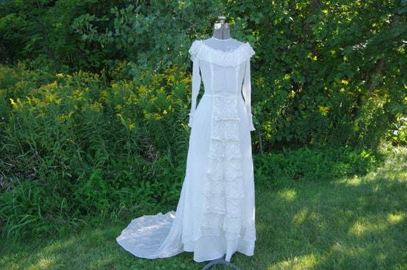 1940s Button Back Wedding Dress with Sheer Neckli… - image 2