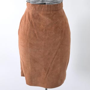 1990s Compagnie Internationale Express Brown Tan Suede Skirt w/ Back Slit Size 5, 25&quot; Waist