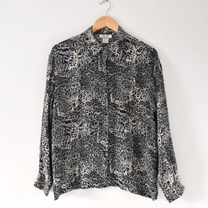 1990s Fu Da Fine Silk Grau Seide Leopard Print Button Up Shirt Size M