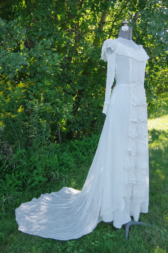 1940s Button Back Wedding Dress with Sheer Neckli… - image 6