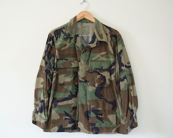 1998 American Apparel, Inc Combat Coat Woodland Camouflage Size Medium Short