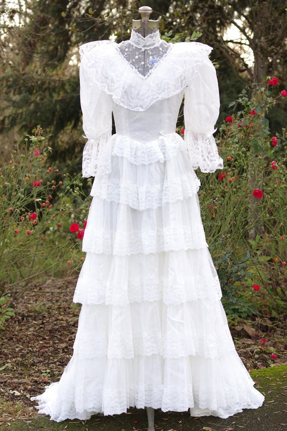 1970s High Collar Wedding Dress with Pindot Detai… - image 2