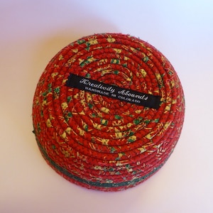 Christmas Coiled Rope Basket, Fabric Bowl, Red Green image 4