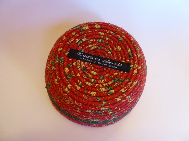 Christmas Coiled Rope Basket, Fabric Bowl, Red Green image 4