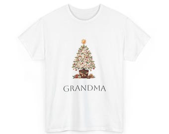 Camiseta navideña personalizada para la abuela, camiseta con nombre y árbol de Navidad personalizados, regalo para la abuela, regalo de Navidad para la abuela.