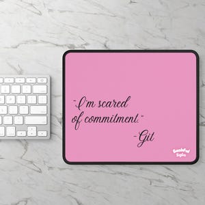 Me da miedo el compromiso. Alfombrilla de ratón para juegos con cita / Regalo divertido para tecnólogos y programadores