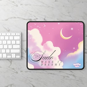 Sudo Make It Dreamy ゲーミングマウスパッド | ピンクの月と雲