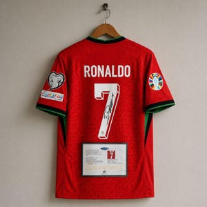 Camiseta de Portugal firmada por Cristiano Ronaldo, número 7, expositor de camisetas de fútbol autografiadas, recuerdos de fútbol, regalo para aficionados (para él/ella).